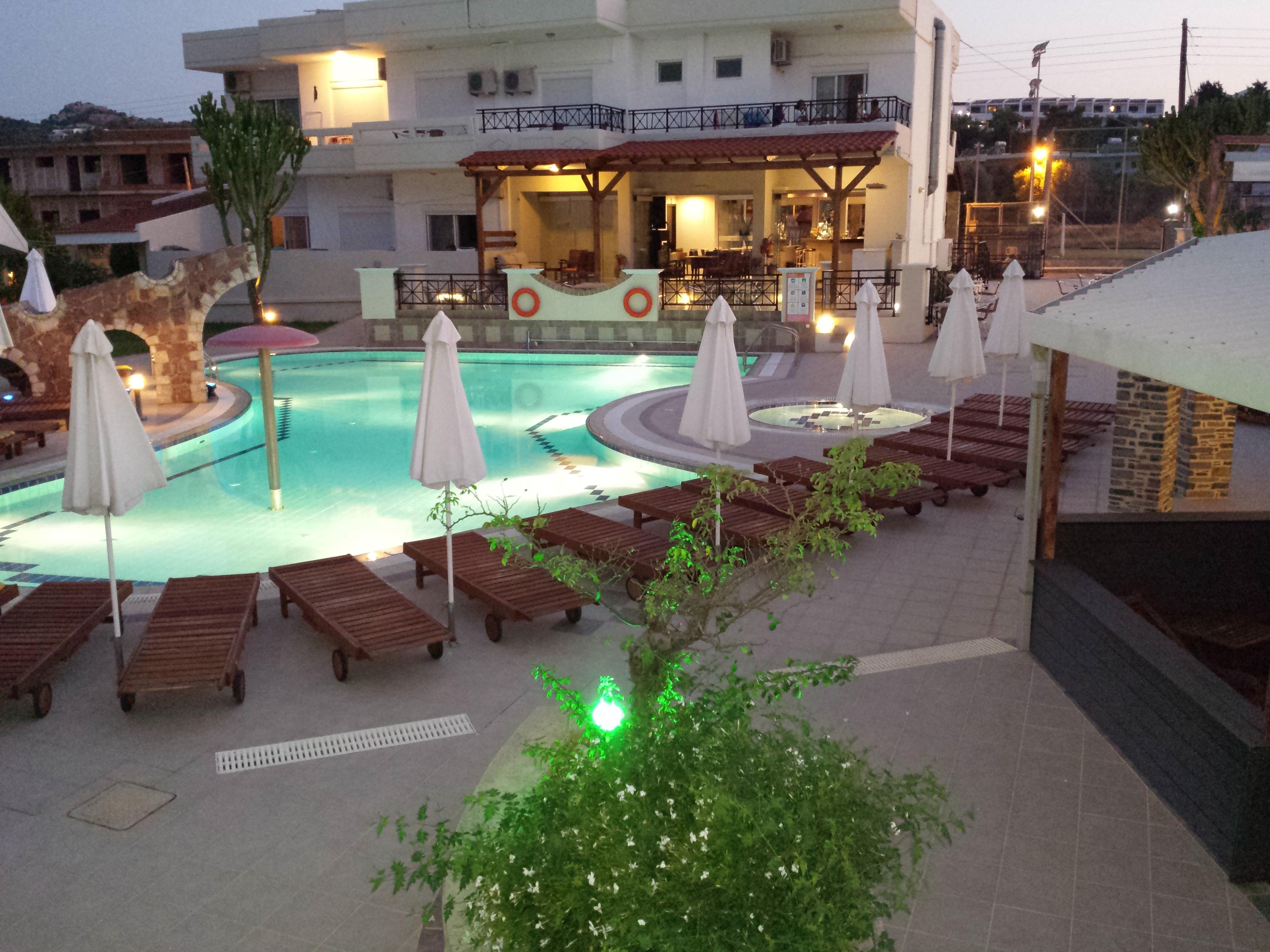 Bright Star Aparthotel Фалираки Екстериор снимка
