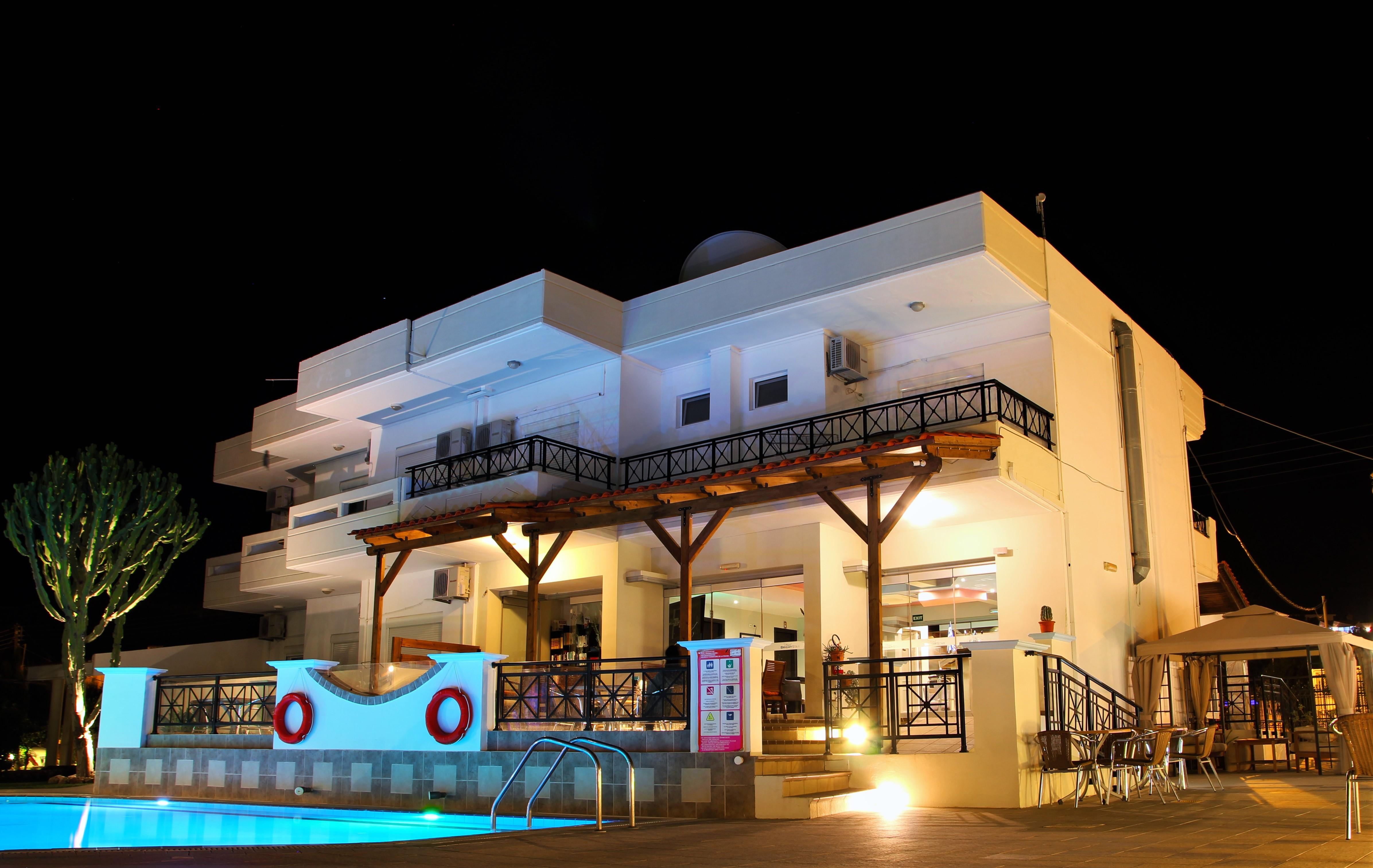 Bright Star Aparthotel Фалираки Екстериор снимка