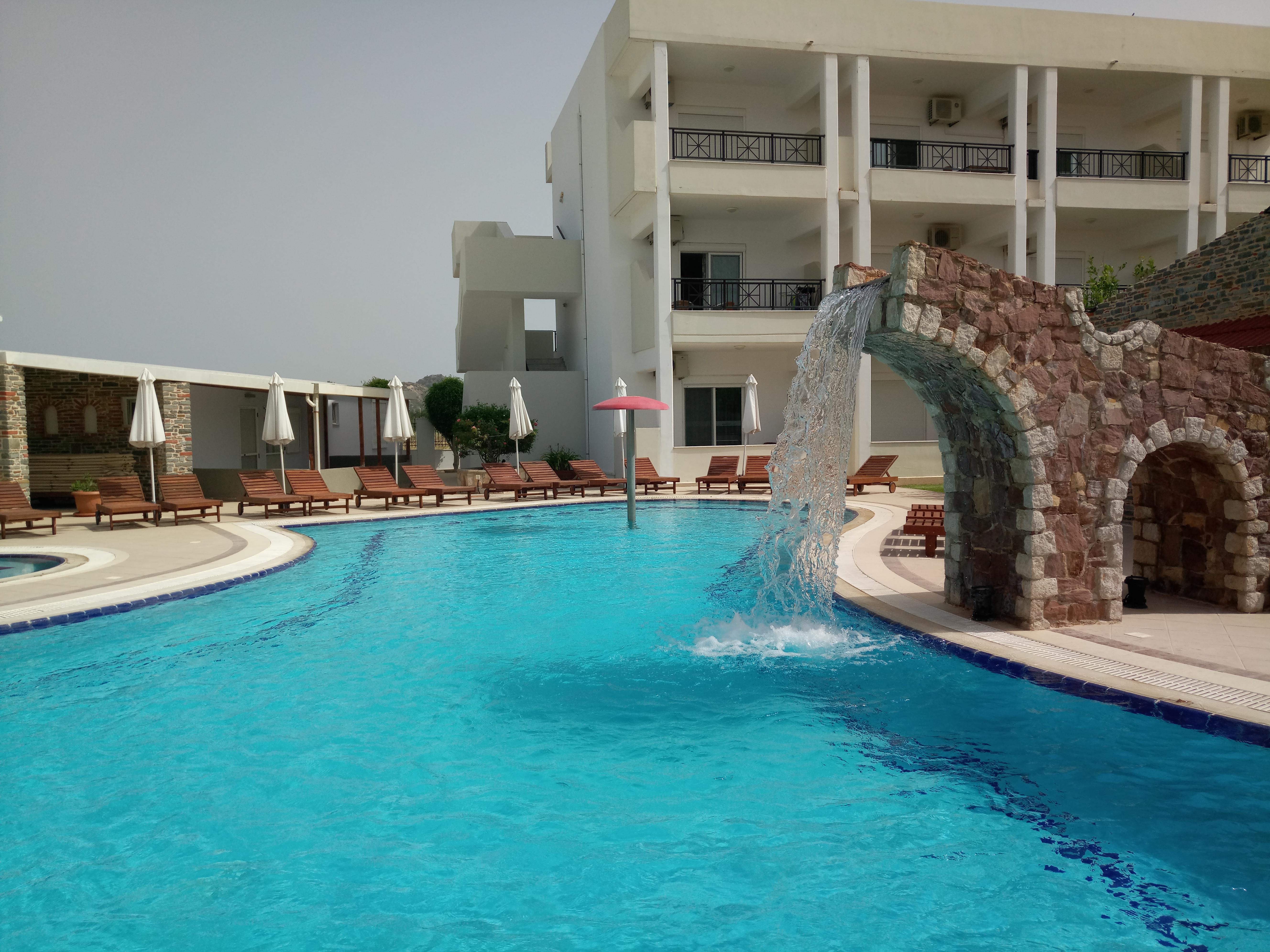 Bright Star Aparthotel Фалираки Екстериор снимка