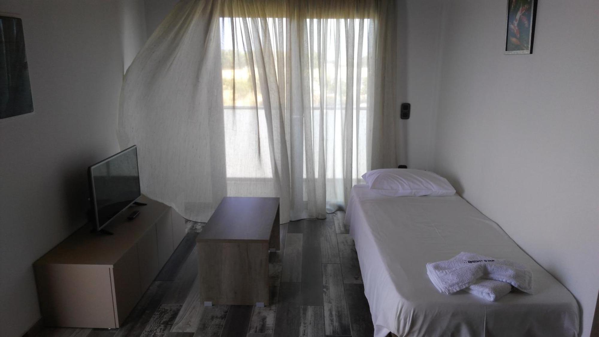 Bright Star Aparthotel Фалираки Екстериор снимка