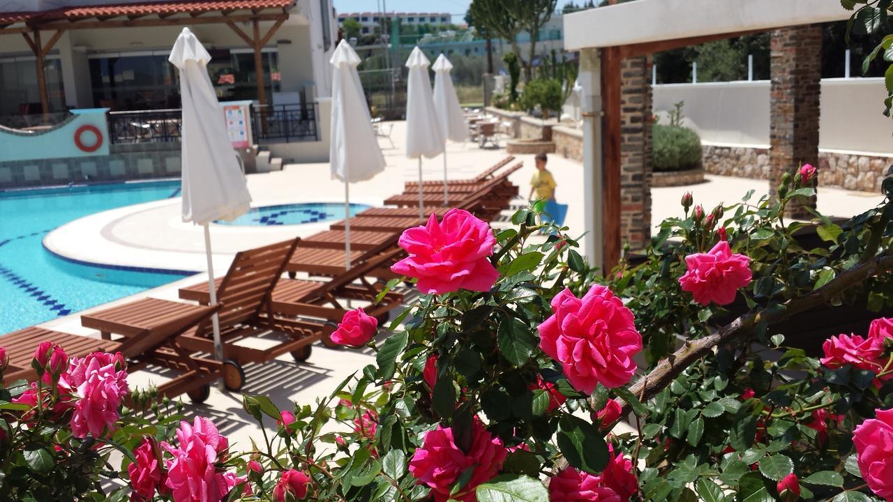 Bright Star Aparthotel Фалираки Екстериор снимка